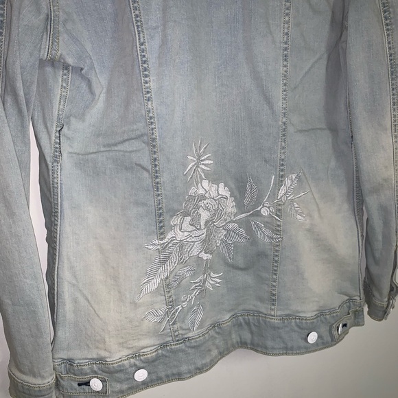 LuLaRoe embroidered Jaxon jean jacket - Picture 6 of 8